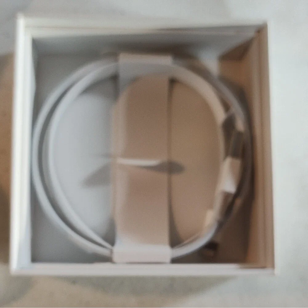 Apple AirPods w/ Charging Case - White, Lightning, Double In-Ear Earbuds (1333)